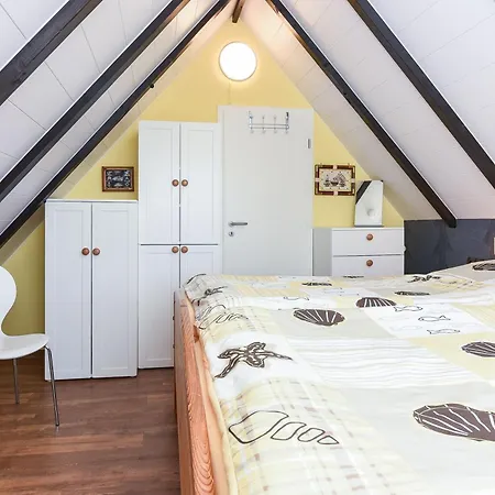 Ferienhaus Kleine Moewe 別荘 ベンサージール
