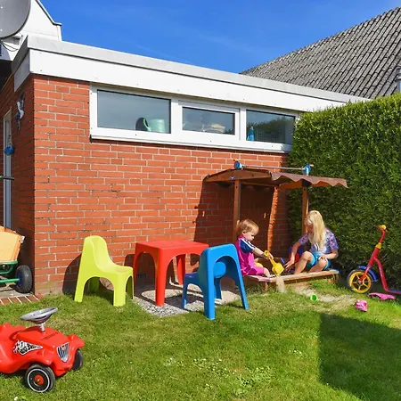 Ferienhaus Kleine Moewe 別荘